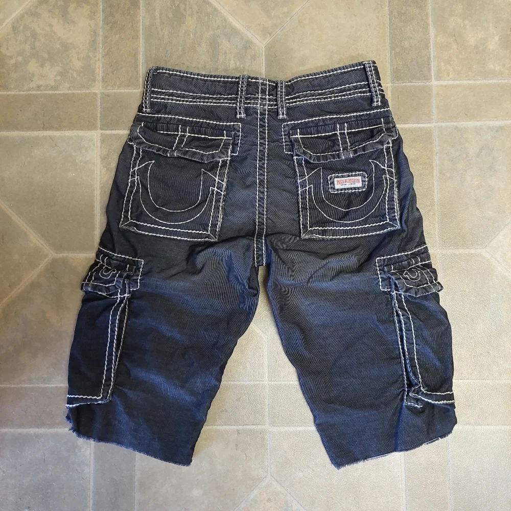 True Religion ISAAC Big T Faded Anthony Cut Off Cargo Shorts Mens 28